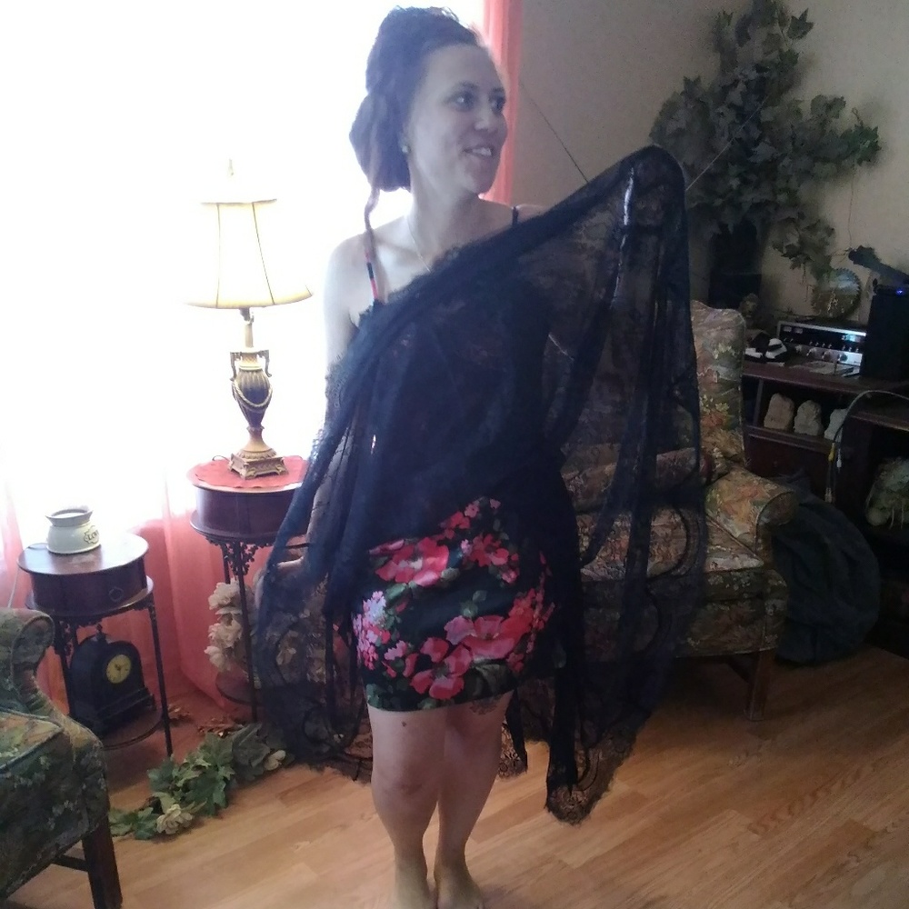 Pearl Dress - Picture 7 of 8